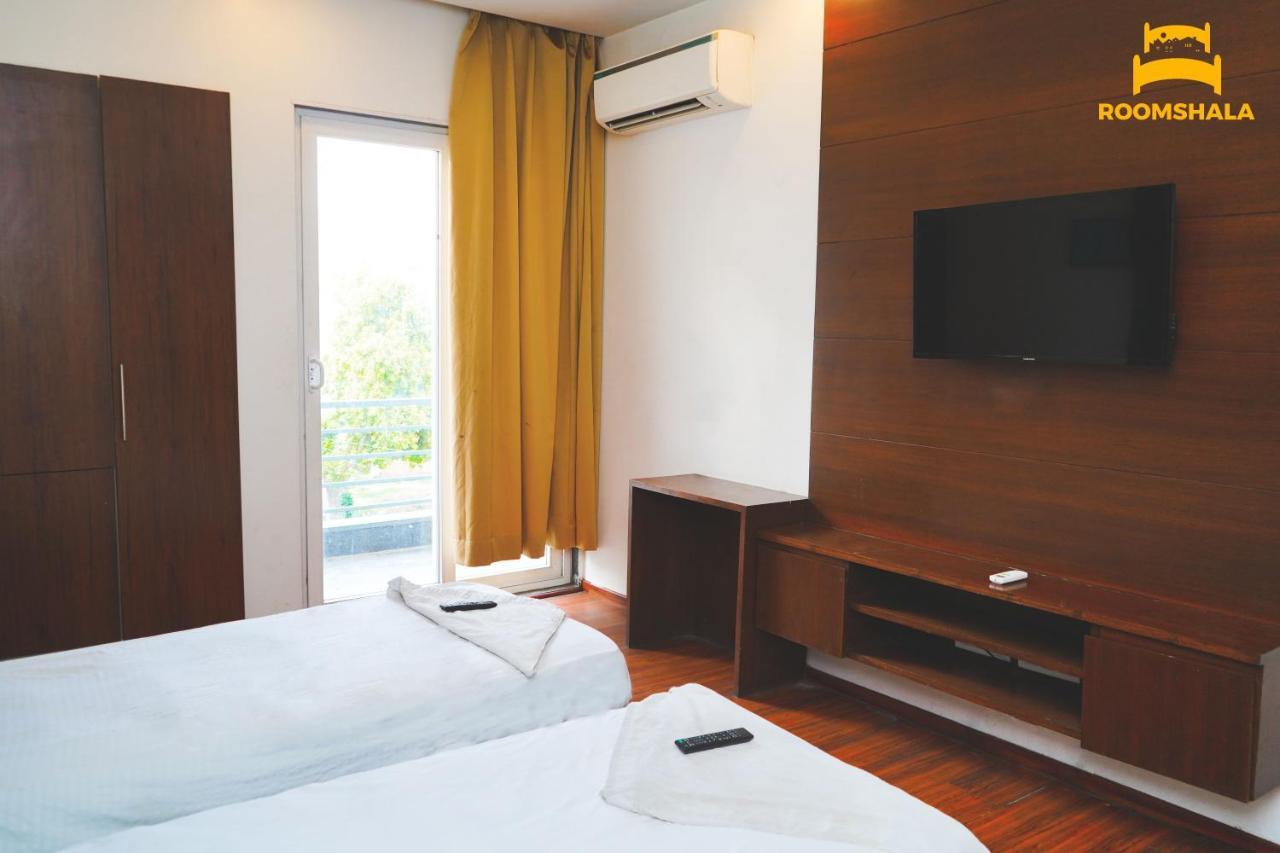 Hotel Ls 21 Badshahpur Esterno foto